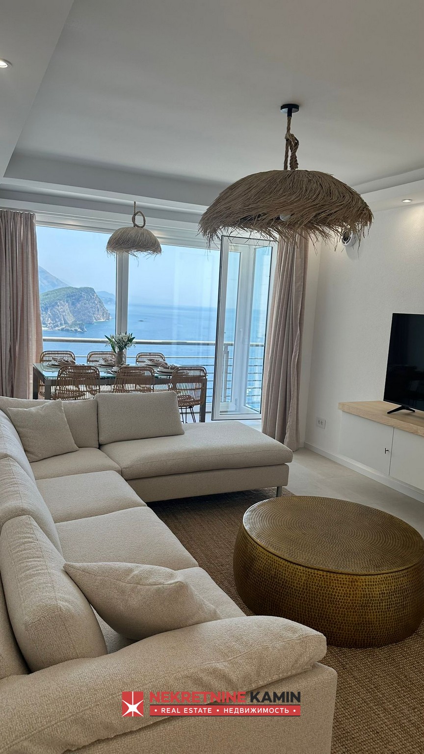 Renovated, Beautifully Furnished Two-Bedroom Apartment with Sea View, Vidikovac, Budva